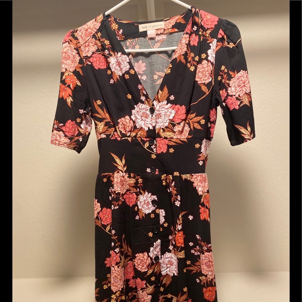 Never worn short sleeve floral midi dress! - Picture 1 of 1